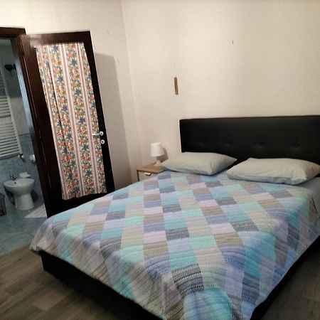 Ferienwohnung Affitti Brevi Ferrera Monolocale Ferrera 20 Minuti Da Rho Fiera E San Siro Bareggio Exterior foto