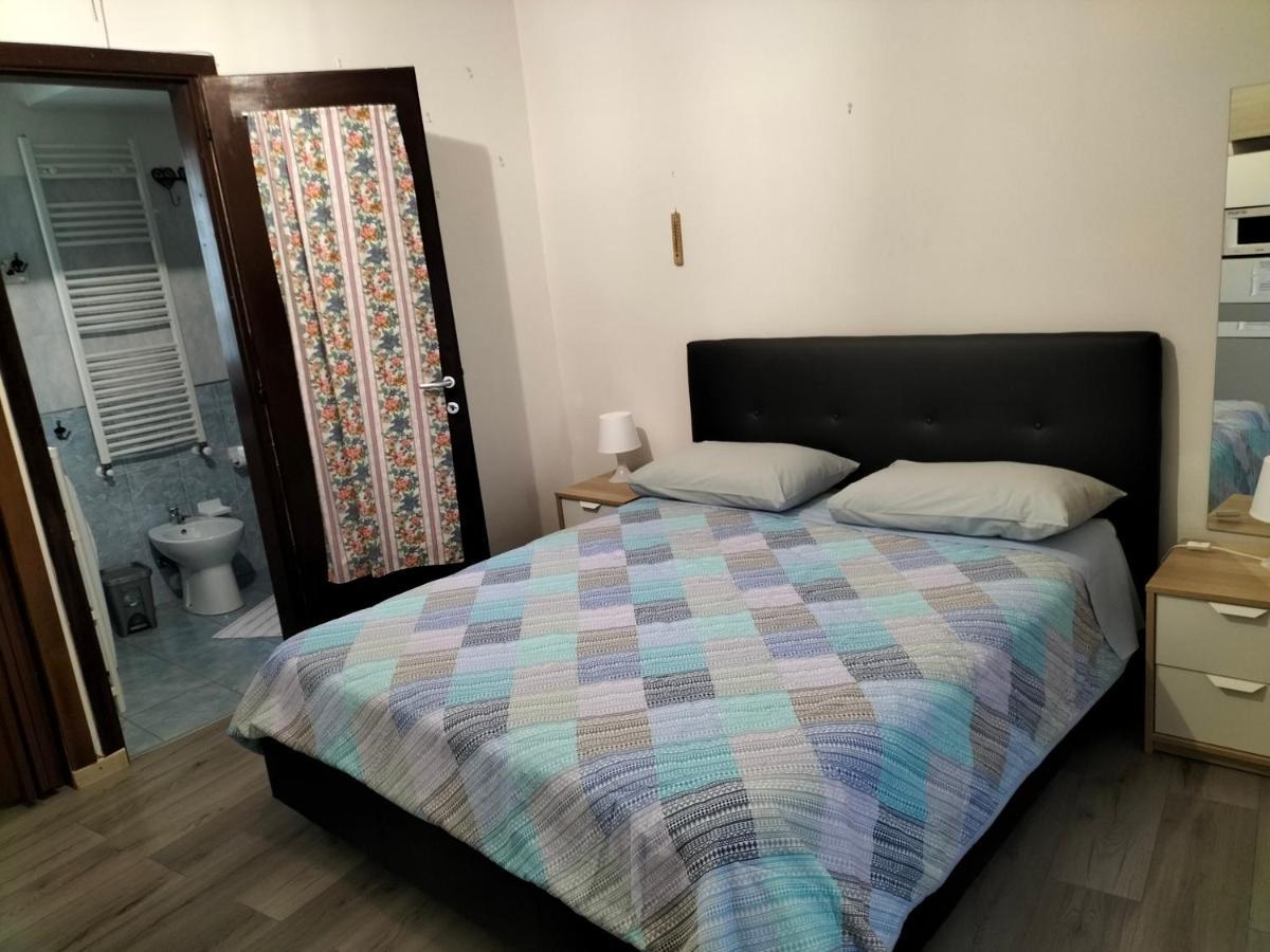 Ferienwohnung Affitti Brevi Ferrera Monolocale Ferrera 20 Minuti Da Rho Fiera E San Siro Bareggio Exterior foto